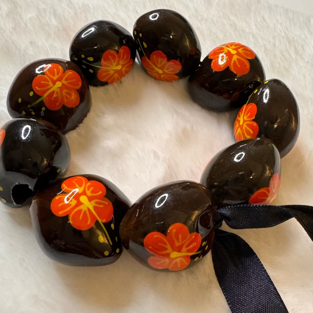Hawaiian KuKuo Nuts Bracelet